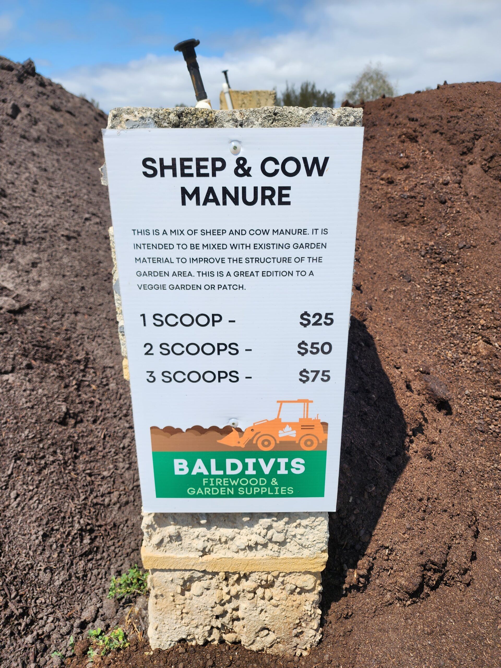 Sheep and Cow Manue Premium Sheep and Cow Manure